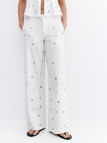 Pull&Bear Regular Дънки в бяло: отпред