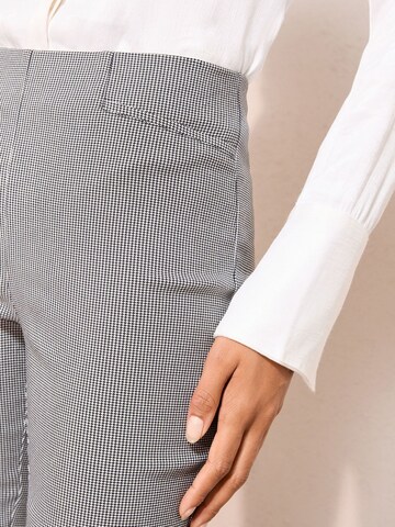 Friends Like These Расклешенный Штаны в Черный