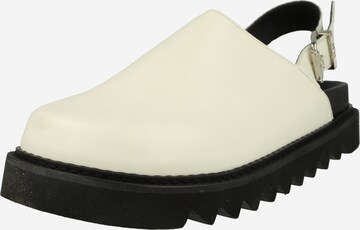 LÄST Clogs 'Saffran' in White: front