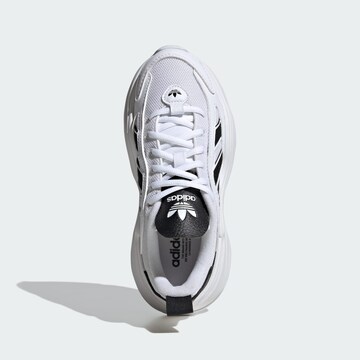 Sneaker 'Ozgaia' di ADIDAS ORIGINALS in bianco