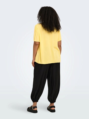 ONLY Carmakoma - Blusa 'CARSELASI' en amarillo