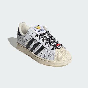 ADIDAS ORIGINALS Σνίκερ χαμηλό 'Pokemon Superstar II' σε λευκό