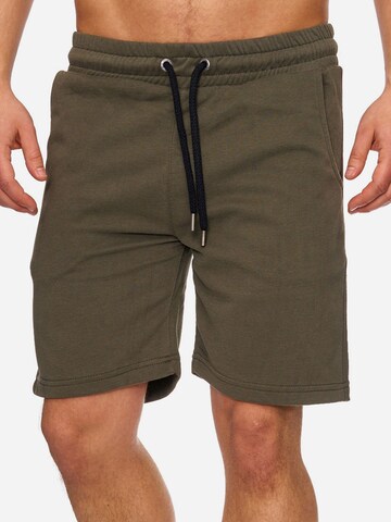 Tazzio Hose '17600' in Grün: Vorderseite