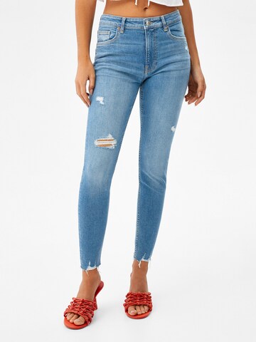 Skinny Jeans de la Bershka pe albastru: față