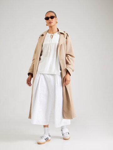 Hailys Pusero 'La44hela' värissä valkoinen