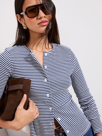 Friends Like These Вязаная кофта в Синий