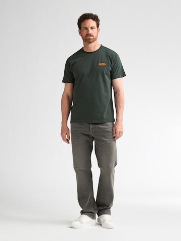 Tricou de la Petrol Industries pe verde