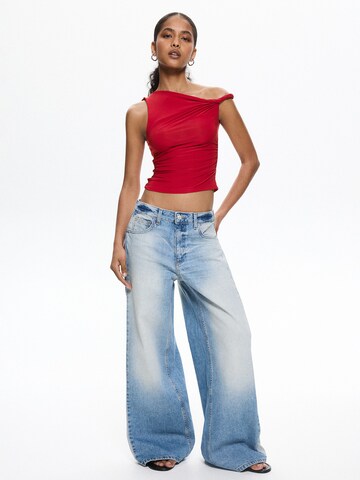Pull&Bear Топ в червено: отпред