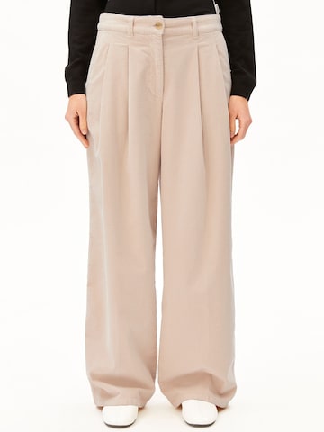 ARMEDANGELS Loose fit Trousers in Beige: front