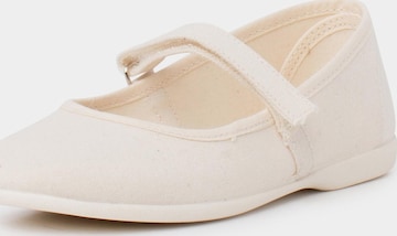 Pisamonas - Bailarina en beige: frente