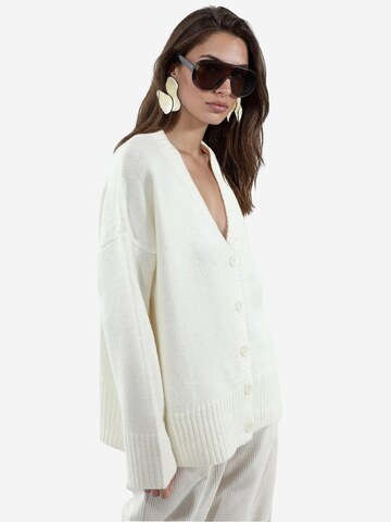 Viorna Strickjacke 'Strickjacken'‌‌‌‌‌‌‌‌ in Beige