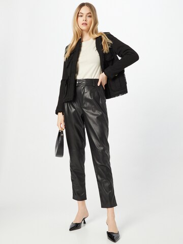 Sofie Schnoor Regular Pleat-front trousers in Black