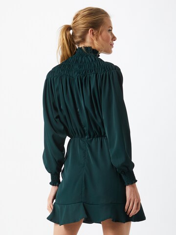 Rochie de la AX Paris pe verde