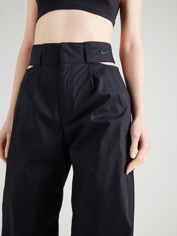 Nike Sportswear Zvonové kalhoty Kalhoty se sklady v pase – černá