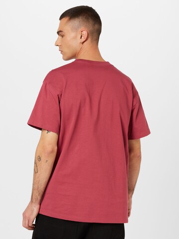 Carhartt WIP Тениска 'Chase' в червено
