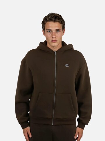 HEFTYKA Zip-Up Hoodie in Brown