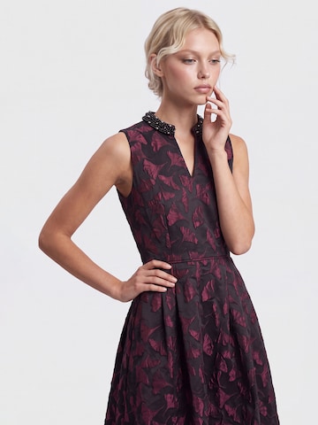 APART Kleid in Schwarz