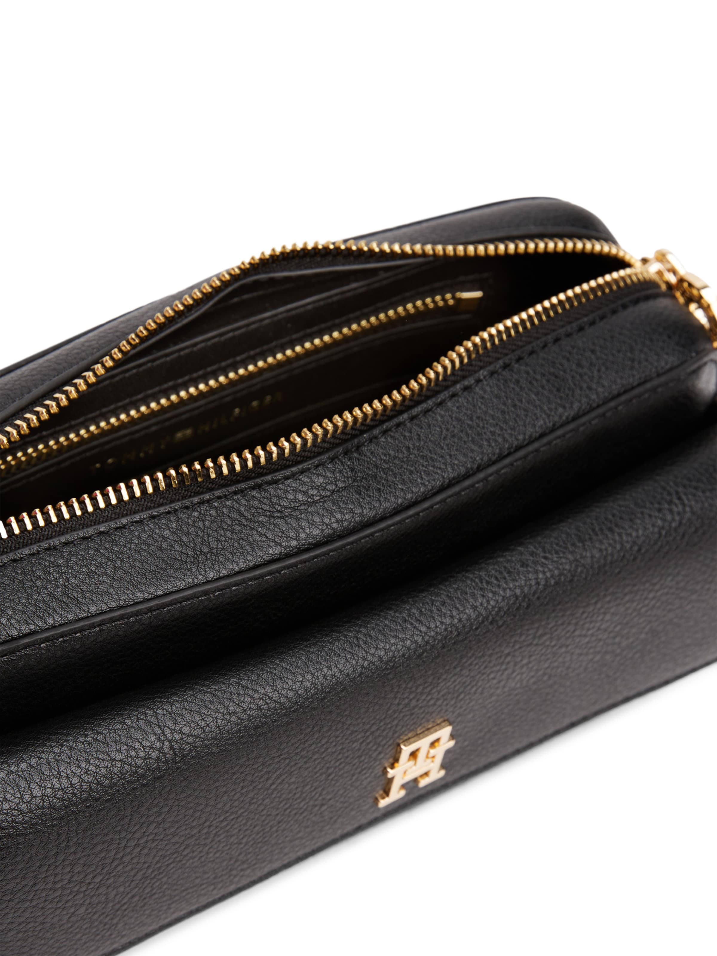 juoda TOMMY HILFIGER Rankinė su ilgu dirželiu 'DISTINCT'