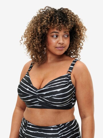 Swim by Zizzi T-shirt Bikini Top 'STANIA' in Black: front