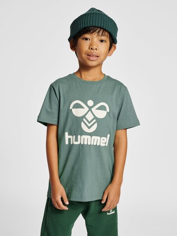 Hummel - Camiseta 'Tres' en verde: frente