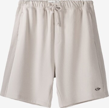 Bershka Regular Shorts in Grau: predná strana