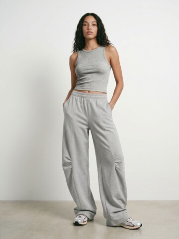 Top 'Felicia' di HYPEDROP in grigio