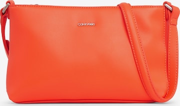 Calvin Klein Schoudertas 'Must' in Oranje: voorkant