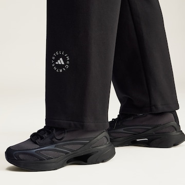 regular Pantaloni sportivi di ADIDAS BY STELLA MCCARTNEY in nero