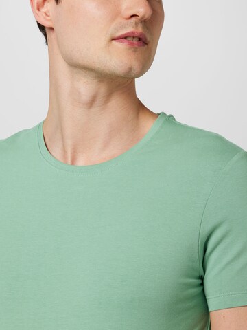 Casual Friday Bluser & t-shirts 'David' i grøn