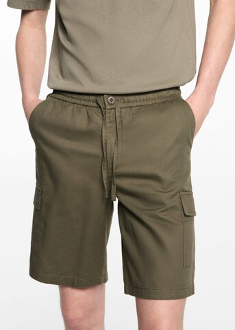 MANGO TEEN Regular Pants in Green: front