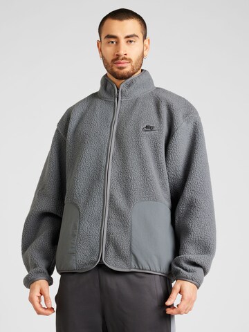 Jachetă  fleece 'CLUB' de la Nike Sportswear pe gri: față