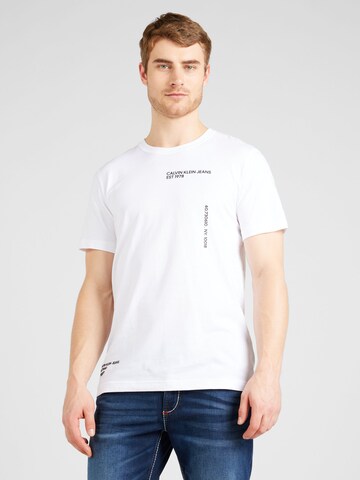 T-Shirt Calvin Klein Jeans en blanc : devant