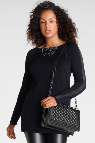 LAURA SCOTT Sweater in Black: front