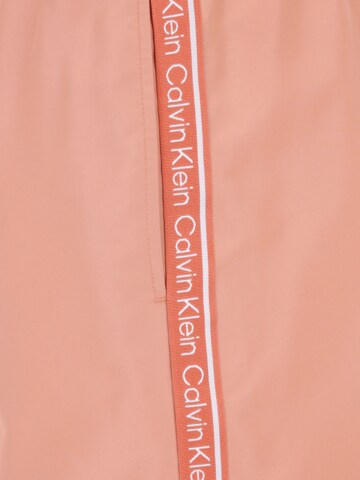 Pantaloncini da bagno di Calvin Klein Swimwear in rosa