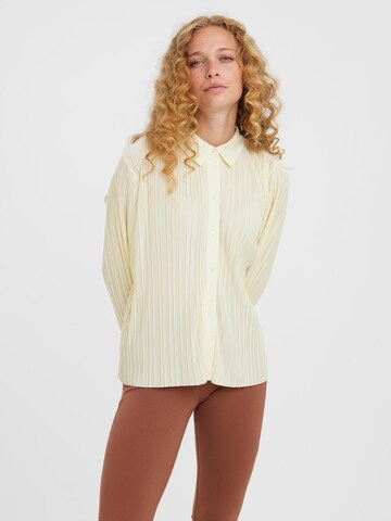 Camicia da donna 'SUTTON' di VERO MODA in beige: frontale