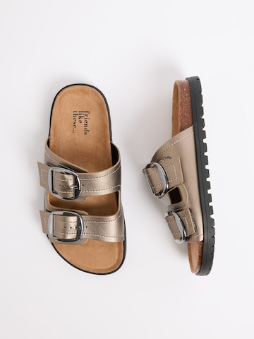 Mule Friends Like These en marron