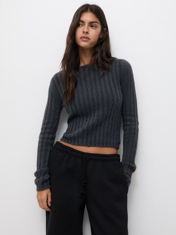 Pull-over Pull&Bear en gris : devant