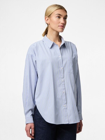 PIECES Bluse 'FEMME' i blå: forside