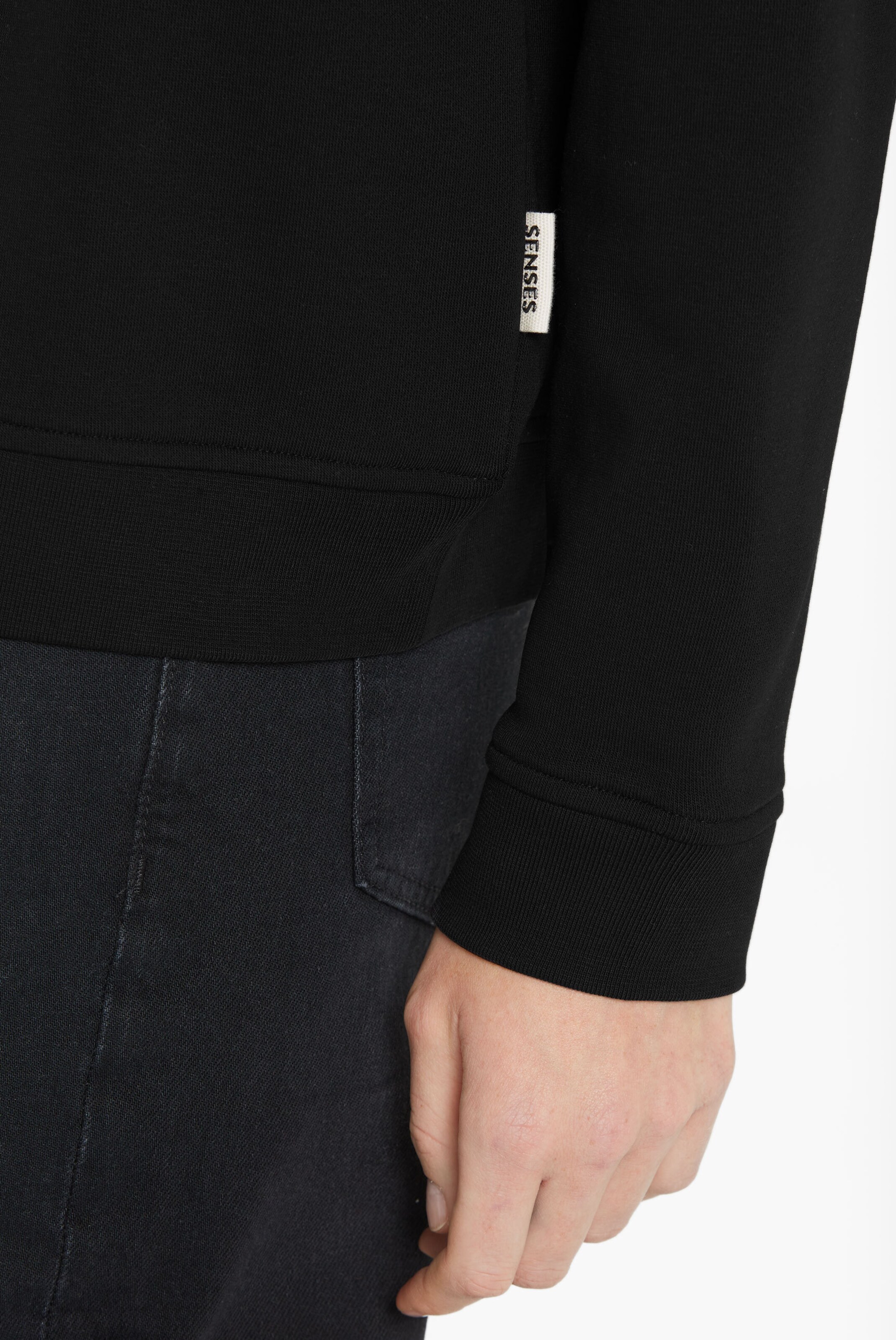 SENSES.THE LABEL Sweatshirt in Black