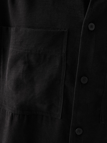 Bershka Comfort fit Button Up Shirt in Black