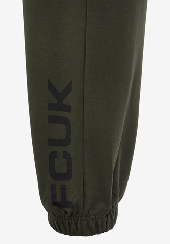 FCUK - Tapered Pantalón en verde