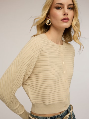 Cardigan MOTIVI en beige