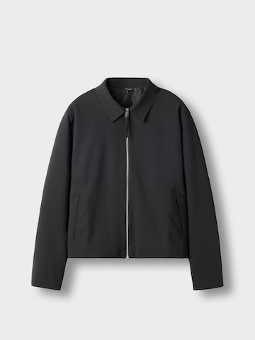 Burocs Between-Season Jacket 'Zipped' in Black: front