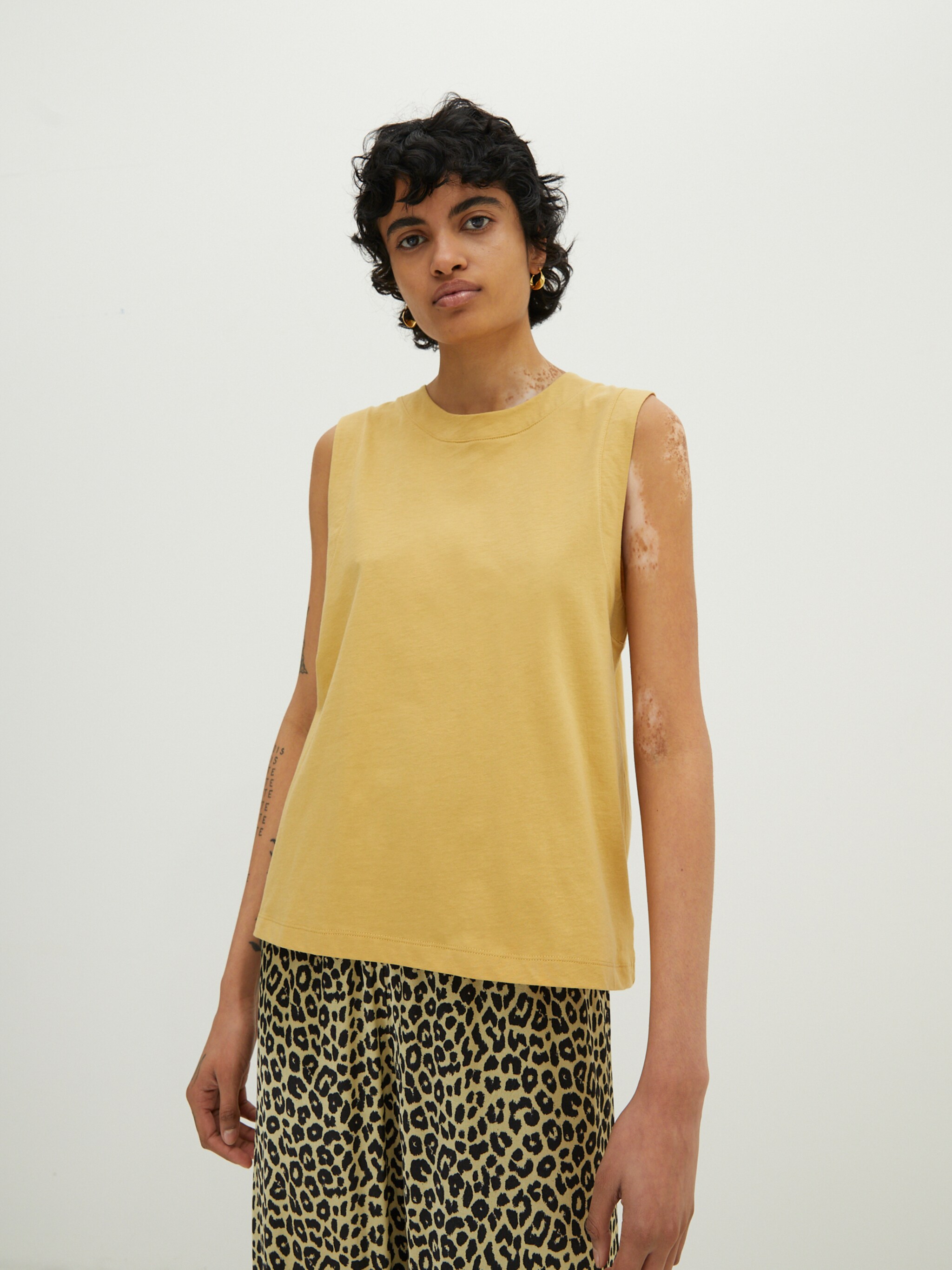 EDITED Produkte Top 'Lennon' sand