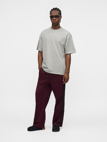 ADIDAS ORIGINALS - Camisa 'ESS' em cinzento