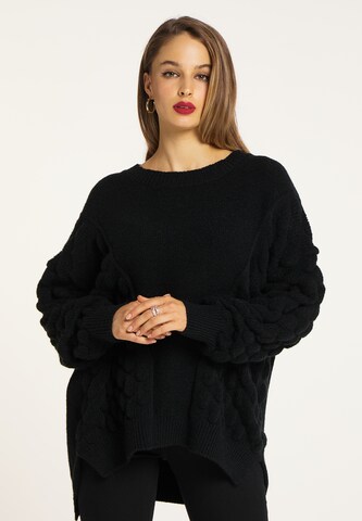 faina Oversized Sweater in Black: front