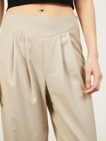 Loosefit Pantalon à pince 'Daphne' Aligne en beige