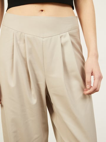 Aligne Loose fit Pleat-Front Pants 'Daphne' in Beige