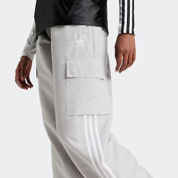ADIDAS ORIGINALS Wide Leg Hose in Grau