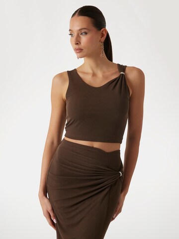 GUESS Top in Braun: Vorderseite